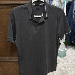 BOSS Men’s Dark Gray Polo w/ Contrast Collar – Size Small Like New Without Tags